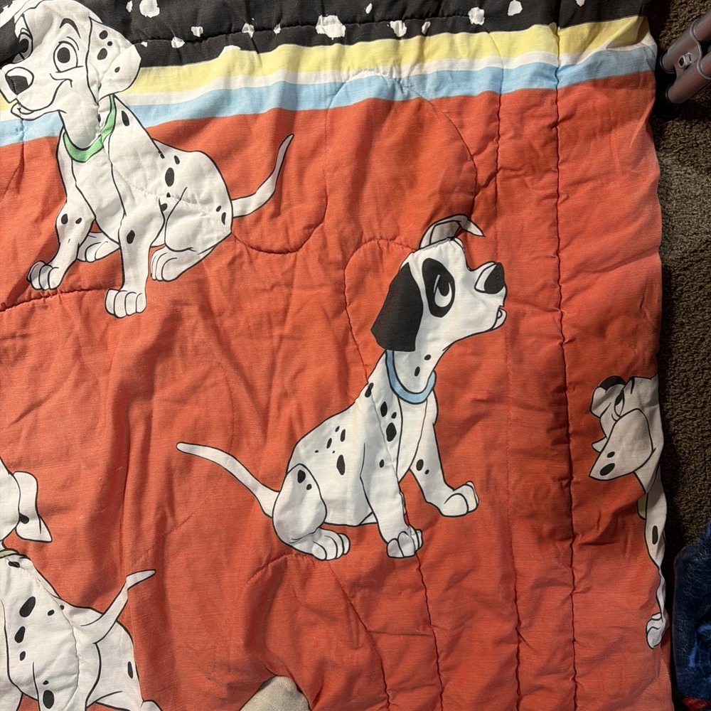 Vintage 1980s Walt Disney 101 Dalmatians Twin Size Comforter Blanket - 60" X 86" - Picture 5 of 6